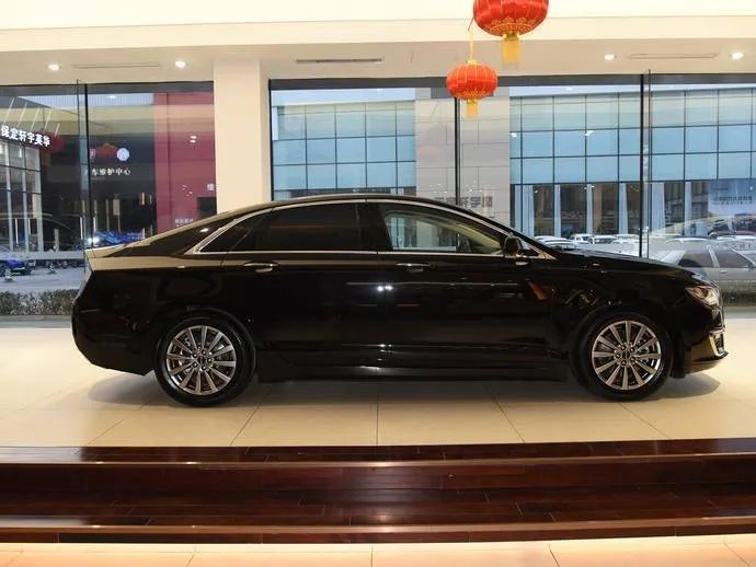 跑车多少钱最低价格(美人豹跑车多少钱)