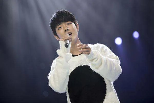 肖战粉丝消费逝者事件反转，艺人为何总遭黑粉的攻击？