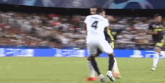 尤文对瓦伦西亚，C罗开场30分钟被罚下，你怎么看？