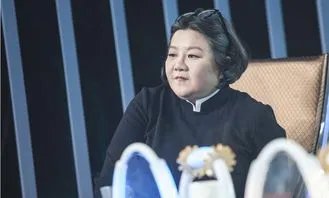 甩掉陈凯歌，4婚嫁帅老公，“丑女”洪晃到底有何魅力？