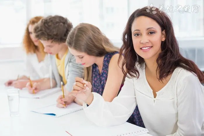 接吻鱼吃什么食物