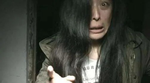 《中邪》中出现了哪些农村民俗？