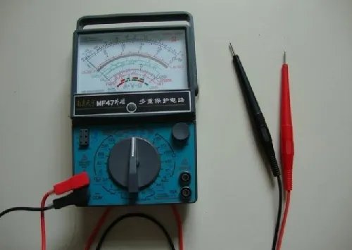为什么电工喜欢用指针万用表