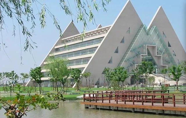 上海工程技术大学怎么样？