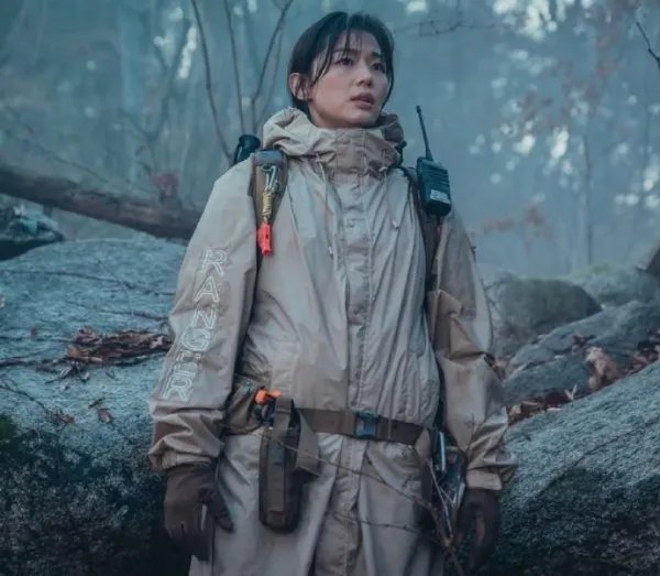 全智贤新剧《智异山》发布预告片，她在剧中饰演的是什么角色？