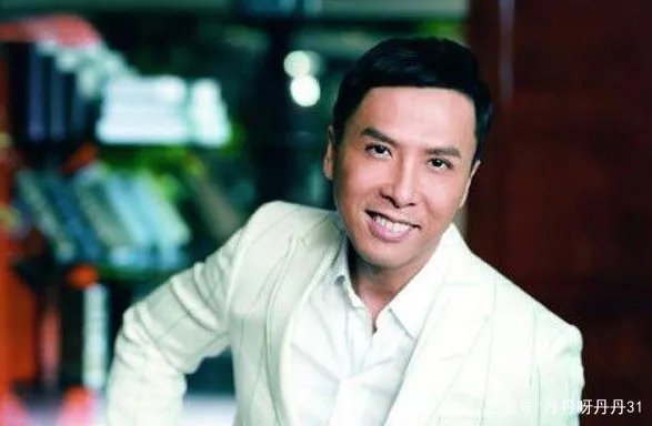 甄子丹片酬是1.15吨，有人说他狮子大开口，黄百鸣是如何看甄子丹的？