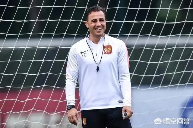 韦世豪：哥就是帅。进球后指着发型庆祝，是在彰显个性还是暗示从头再来？