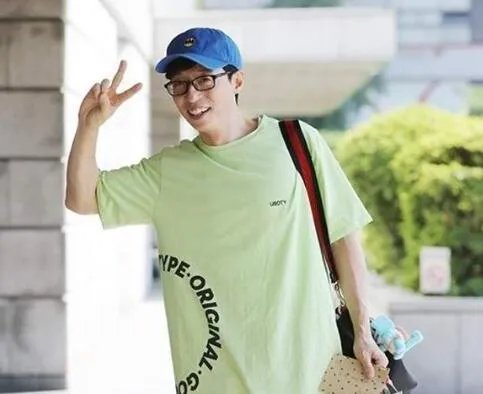 刘在石向低收入女性捐赠卫生巾 刘在石很有钱吗有多少资产