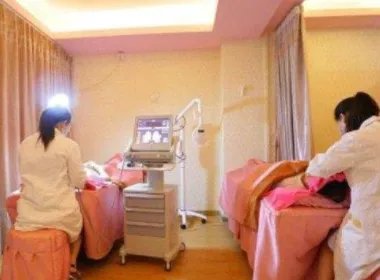 上海女子用冥币骗回4.4万美容费，女子这一行为是否涉嫌诈骗？