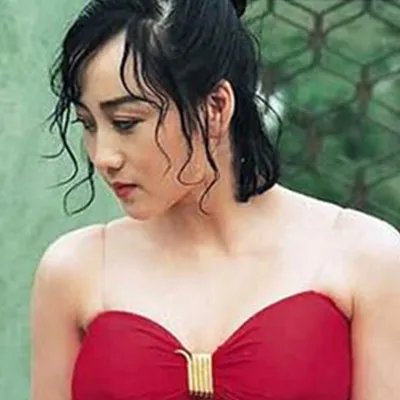 利智的胸照曝光 揭其胸大数度蒙羞内幕