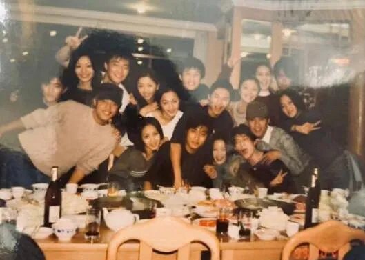 姚晨晒20年前合照怎么回事 合照中果然没有他！