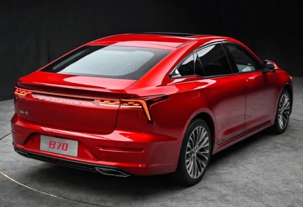 新车将上市,终于换代的新奔腾B70了解一下