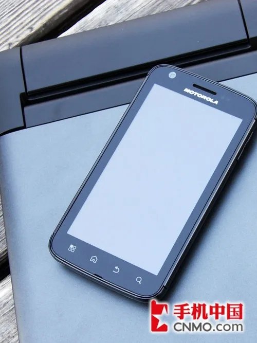 双核Android霸主 摩托罗拉Atrix 4G评测