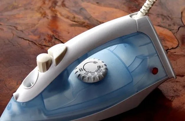 蒸汽电熨斗的正确使用方法是什么