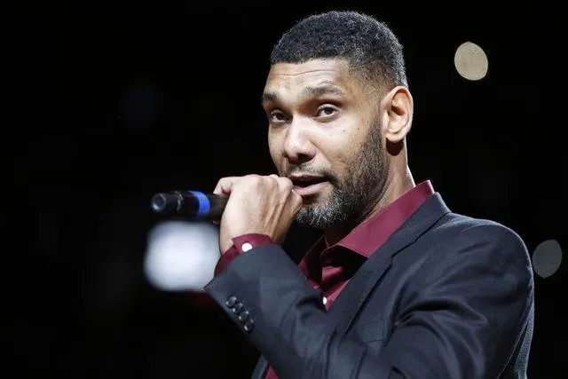 为何邓肯刚退役球衣就退役,而奥尼尔等球员的球衣却拖了很久才退役?