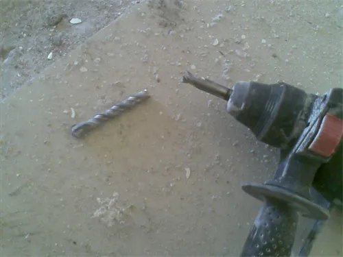 冲击钻怎么换钻头