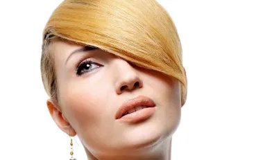 做手术祛眼袋好吗