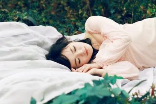 梦见暗恋的人三次代表什么 梦到暗恋的人他会有感应吗