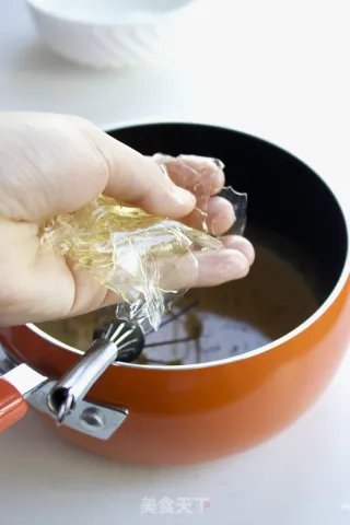 【红茶白巧克力慕斯派】