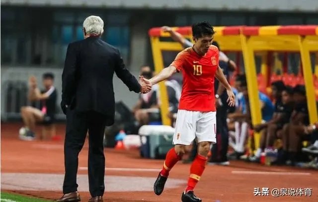 鱼腩关岛也期待击败国足出线，队长：抽到中国时兴奋不已。国足真那么弱？你有何看法？