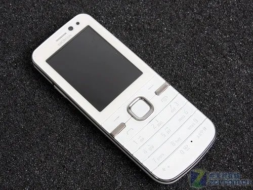 小巧3G智能机：诺基亚6730c