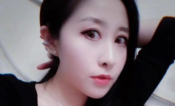 最美台球女裁判吕帅希，三围完胜柳岩，直言以后想生4个孩子，你怎么看？