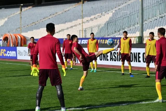 由银狐带领的国足8月31日迎战乌兹别克斯坦，大家怎么看这一场挽回颜面的一战？