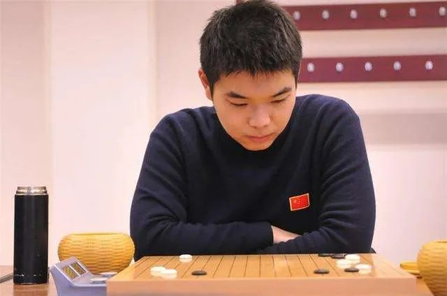 围棋目前谁厉害？