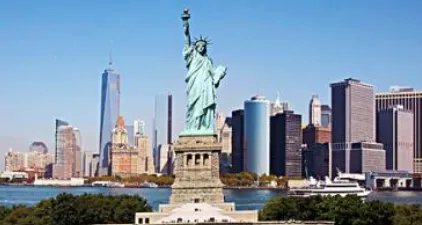 截止目前美国有多少人口？美国各色人种分别占多少比例？