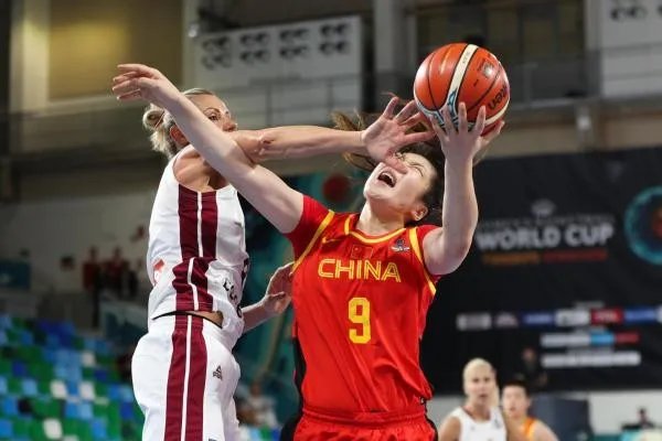 中国女篮战胜韩国女篮,在这场比赛中谁的贡献是最大的?