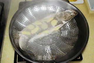 清蒸海鲈鱼