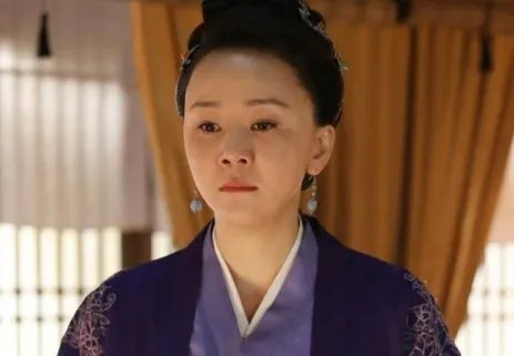 孙楠带前妻女儿看话剧！买宝瑶气质出众，继承演员妈妈大长腿，状态如何？