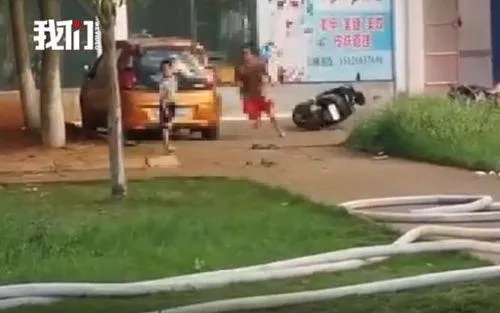 消防员飞身挡刀救下被劫持男童父亲为何要追杀自己的儿子？