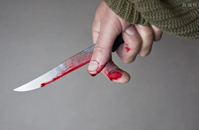 东城万达砍人事件 有小孩被捅现场画面曝光