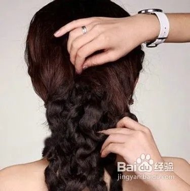 韩式短发新娘发型如何做？