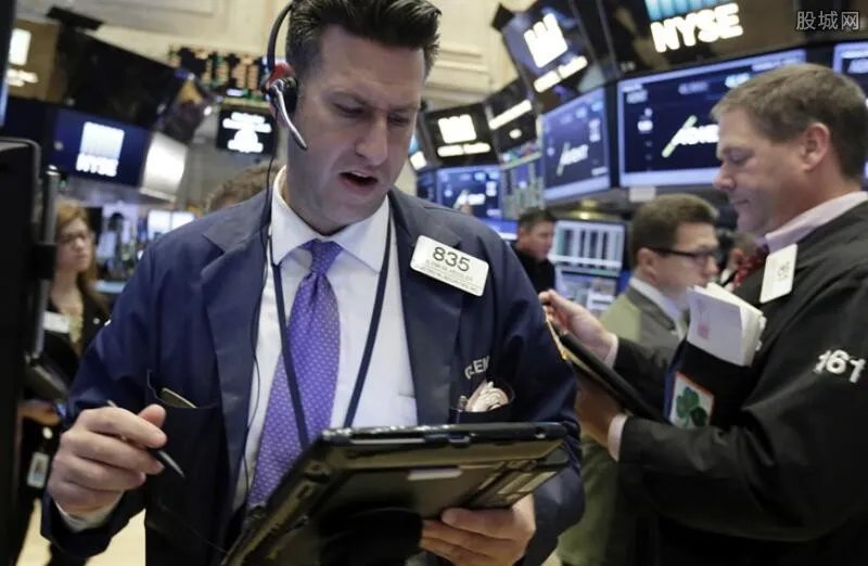 美股大跌为什么美元会大涨 请看答案分析