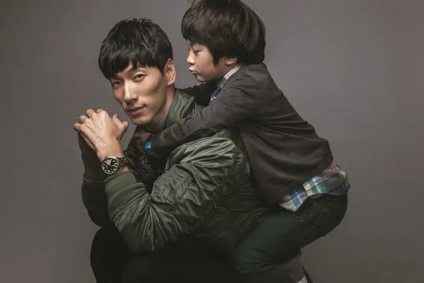 张亮官宣早已经离婚，为何最近才在微博上官宣呢？