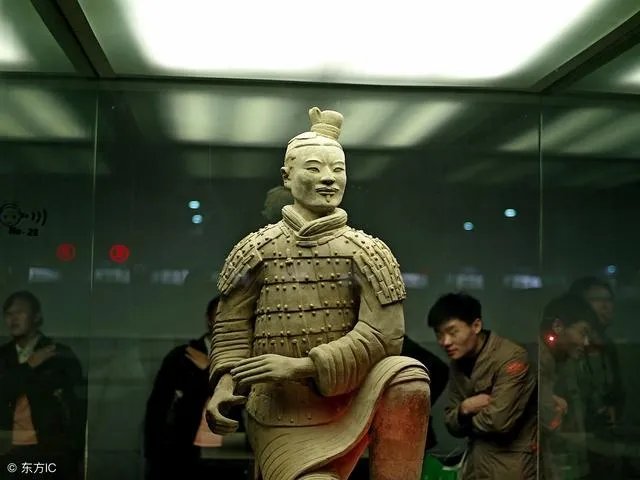 兵马俑手指在美国被偷，为什么要裸展？