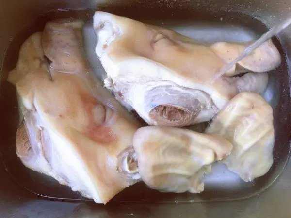 卤猪头肉的做法