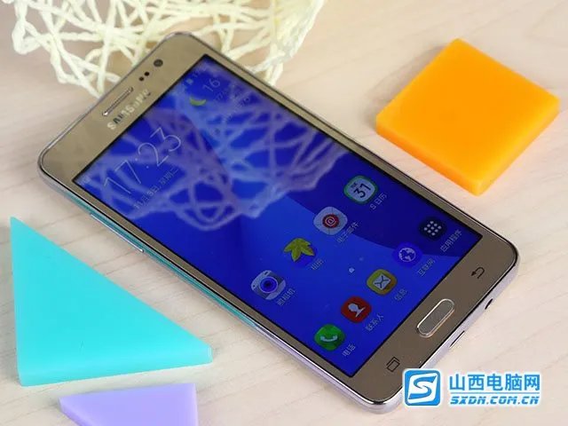 时尚5英寸新机 三星GALAXY On5到太原