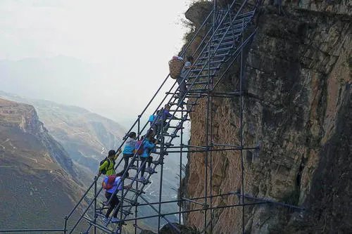 获6.3亿投资的大凉山“悬崖村”，如今改造的怎样了？