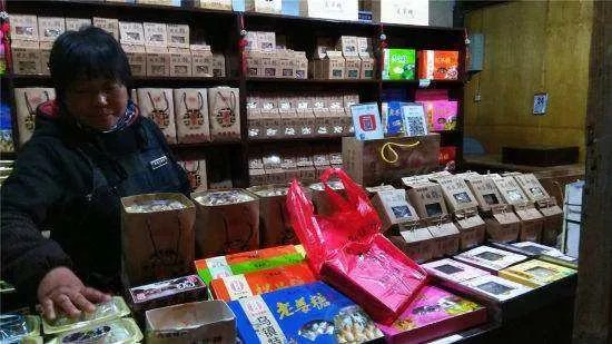 小伙半夜偷换二维码，一星期躺赚十几万，你怎么看？