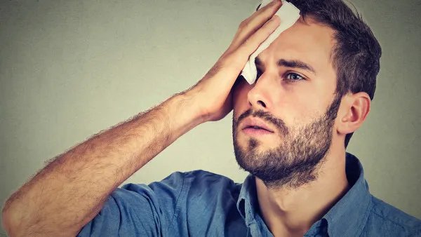 经常出汗是怎么回事