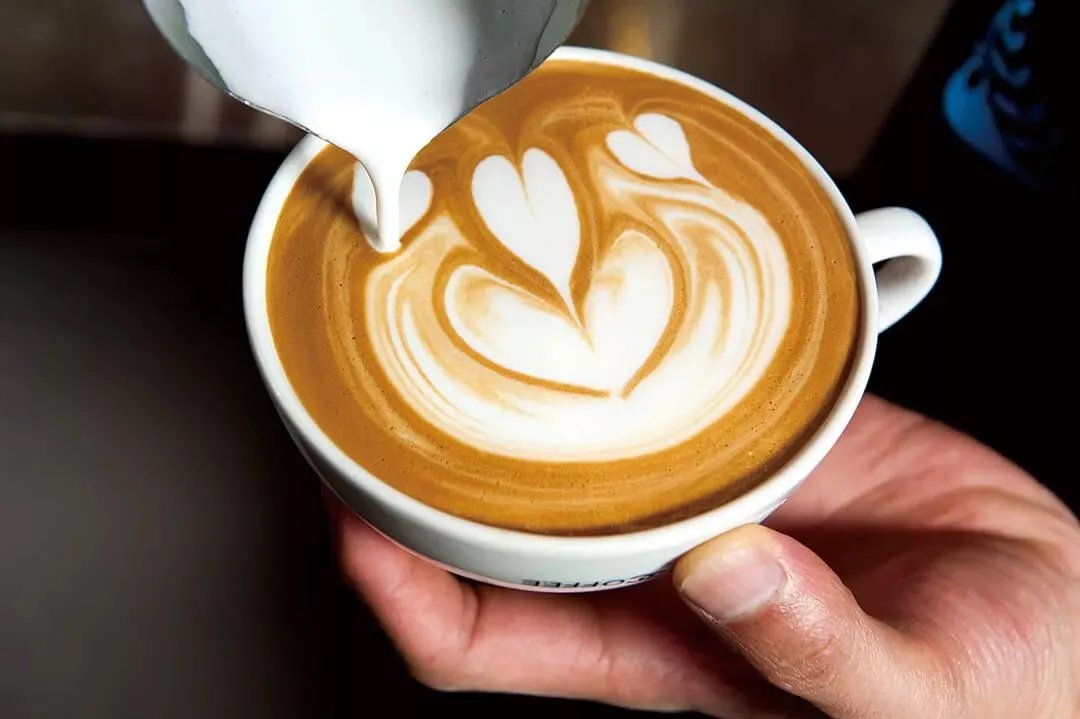咖啡拉花的方法是怎样的？自己在家能不能完美的做好？
