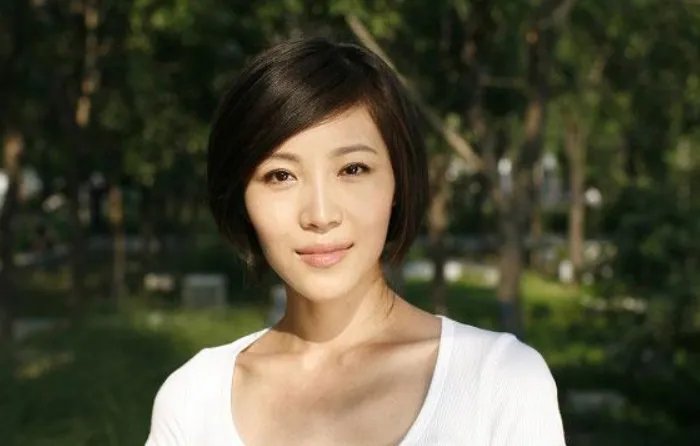 承认年少轻狂！柴智屏29岁女儿宣布离婚，男方究竟有何背景？