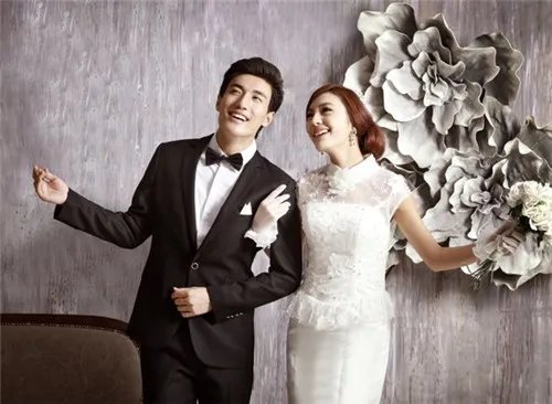 韩国婚纱摄影工作室比国内好吗 去韩国拍婚纱照要多少钱