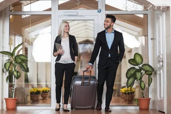 桑拿天的“四少四多”