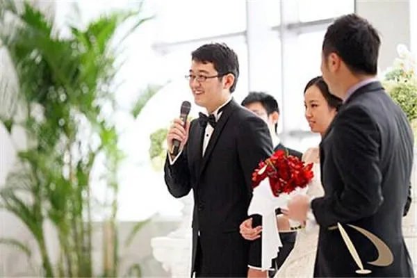 嫁女儿父亲在婚礼上怎样说 女儿婚礼妈妈讲话精选