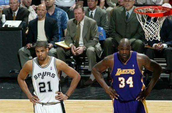 为何邓肯刚退役球衣就退役,而奥尼尔等球员的球衣却拖了很久才退役?