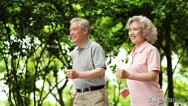 半夜不睡觉的女人都在什么？